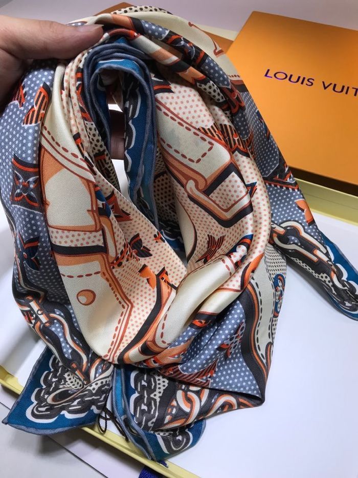 Louis Vuitton Scarf LVS00102